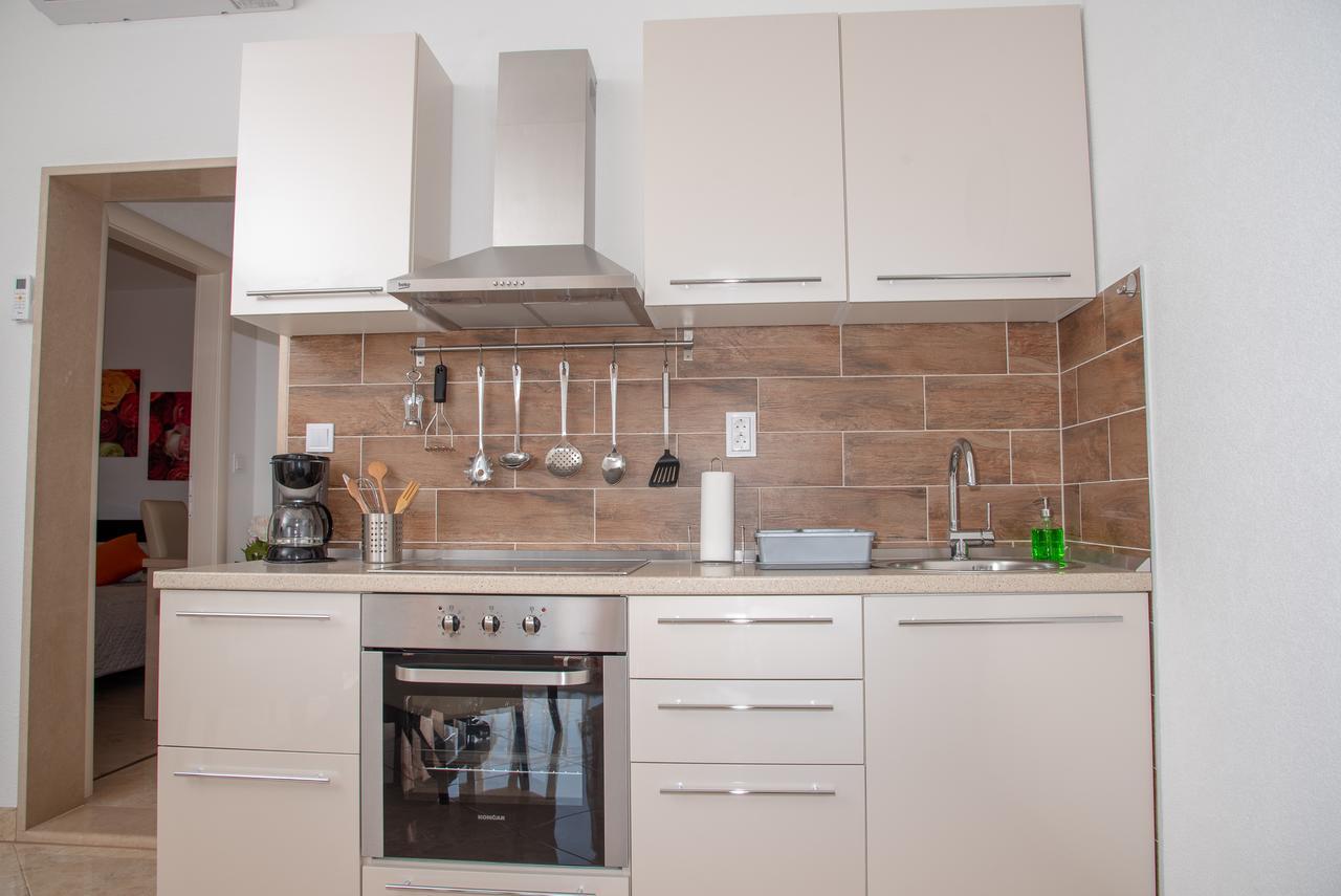 Apartment Ariana Bol Zewnętrze zdjęcie